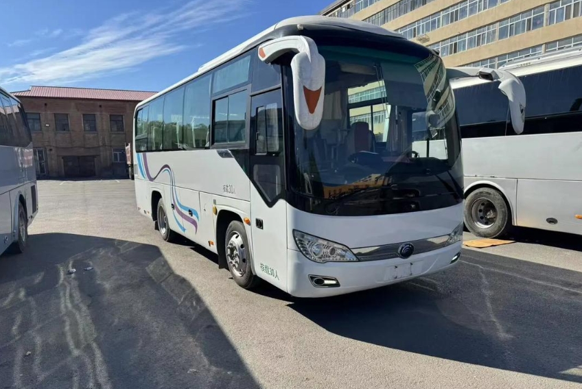30座大巴车租赁