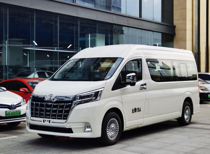 10人包车车型推荐